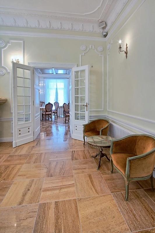 Palac Kobylin Екстериор снимка