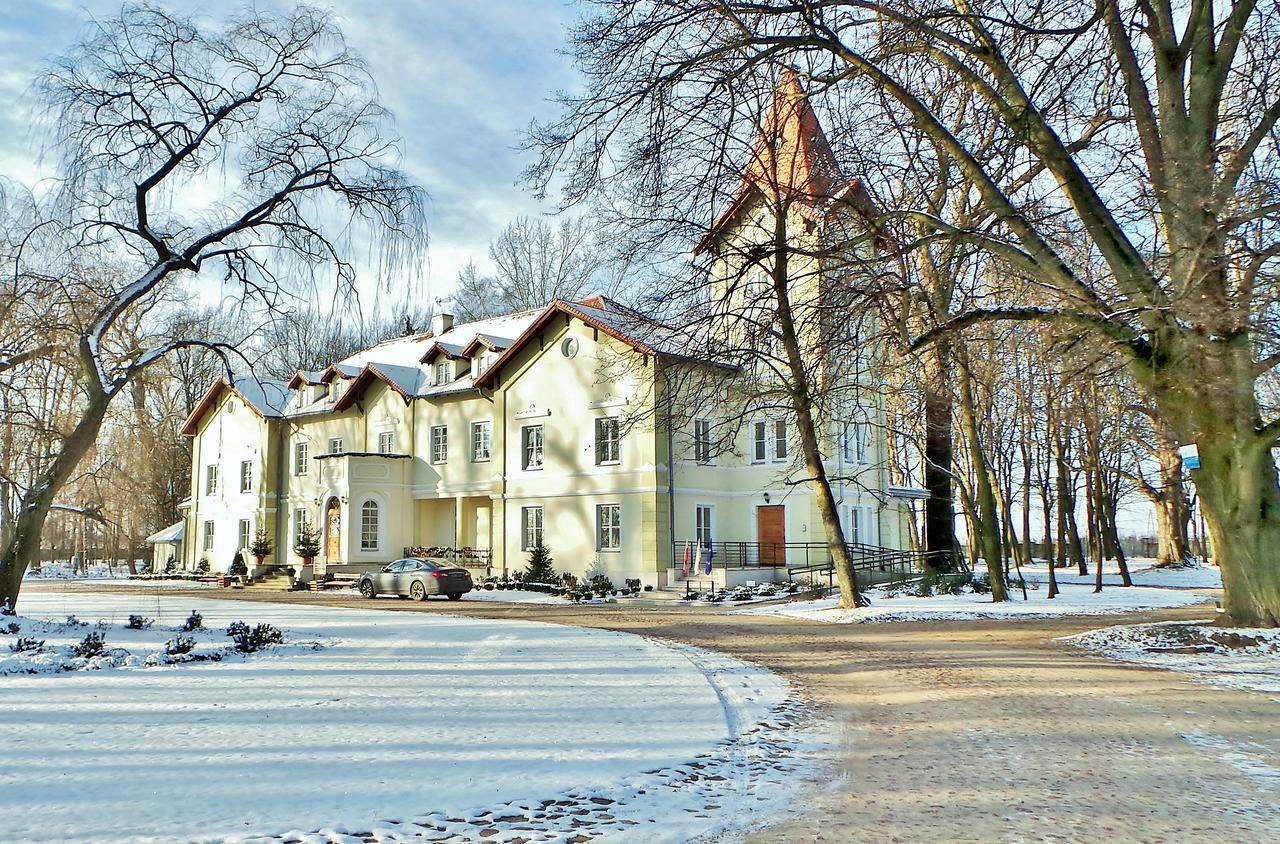 Palac Kobylin Екстериор снимка